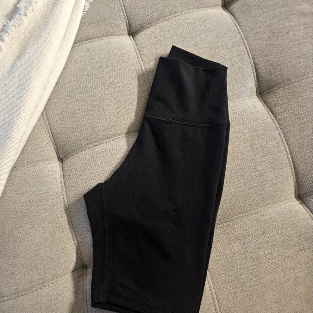 P’tula The Mayra Il Short: 8" Size  M Black Athletic Gym